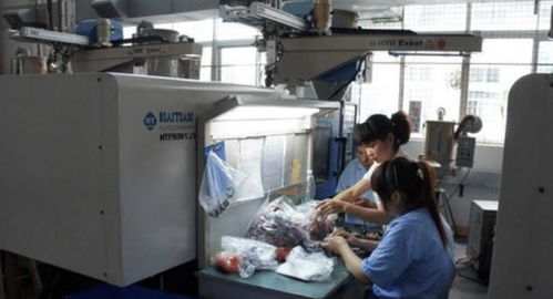 富士康廠花神似奶茶妹妹走紅網(wǎng)絡(luò)，網(wǎng)友直呼 抬頭那一刻，我戀愛(ài)了！